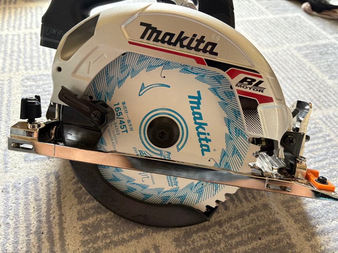 Makita HS631D 165mm丸ノコ