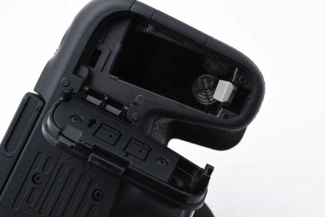 保証付き/一眼レフカメラ/canon kiss x10i標準&望遠レンズセット