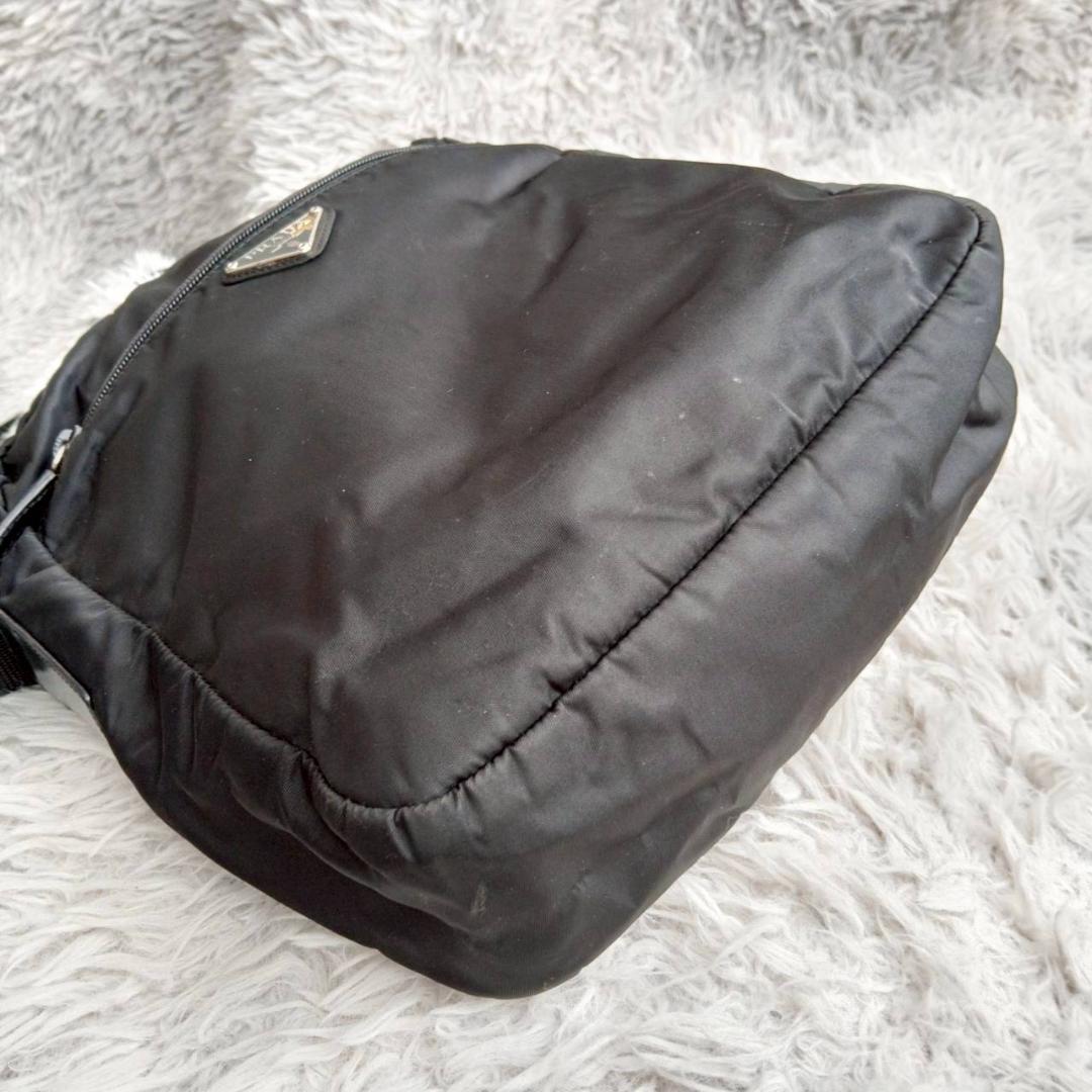 プラダ PRADA ナイロン ショルダーバッグ 黒 B7370 三角ロゴ