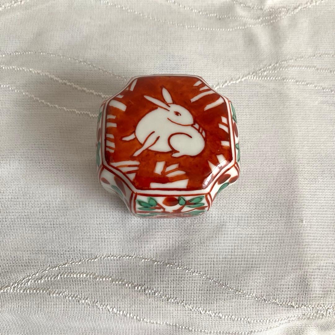 【新品未使用】香合　赤絵 卯 入角　徳泉窯　西村徳泉