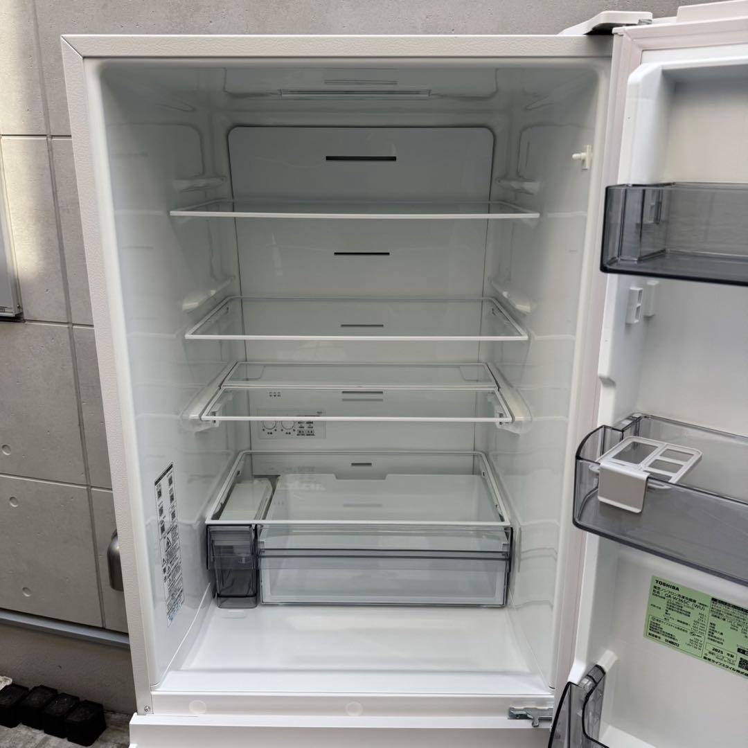 129⭐️2025年製★ほぼ新品★東芝　冷蔵庫　大型　3ドア　自動製氷　356L