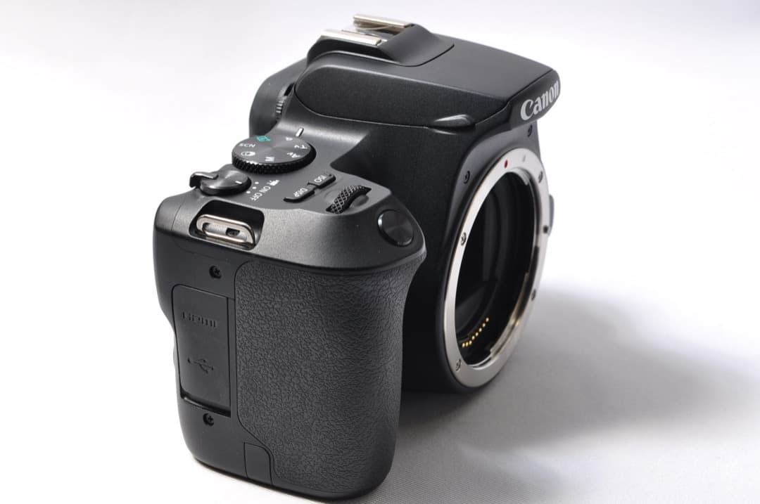 ❤️極美品❤️Canon Kiss X10 単焦点&標準&超望遠トリプルレンズセット