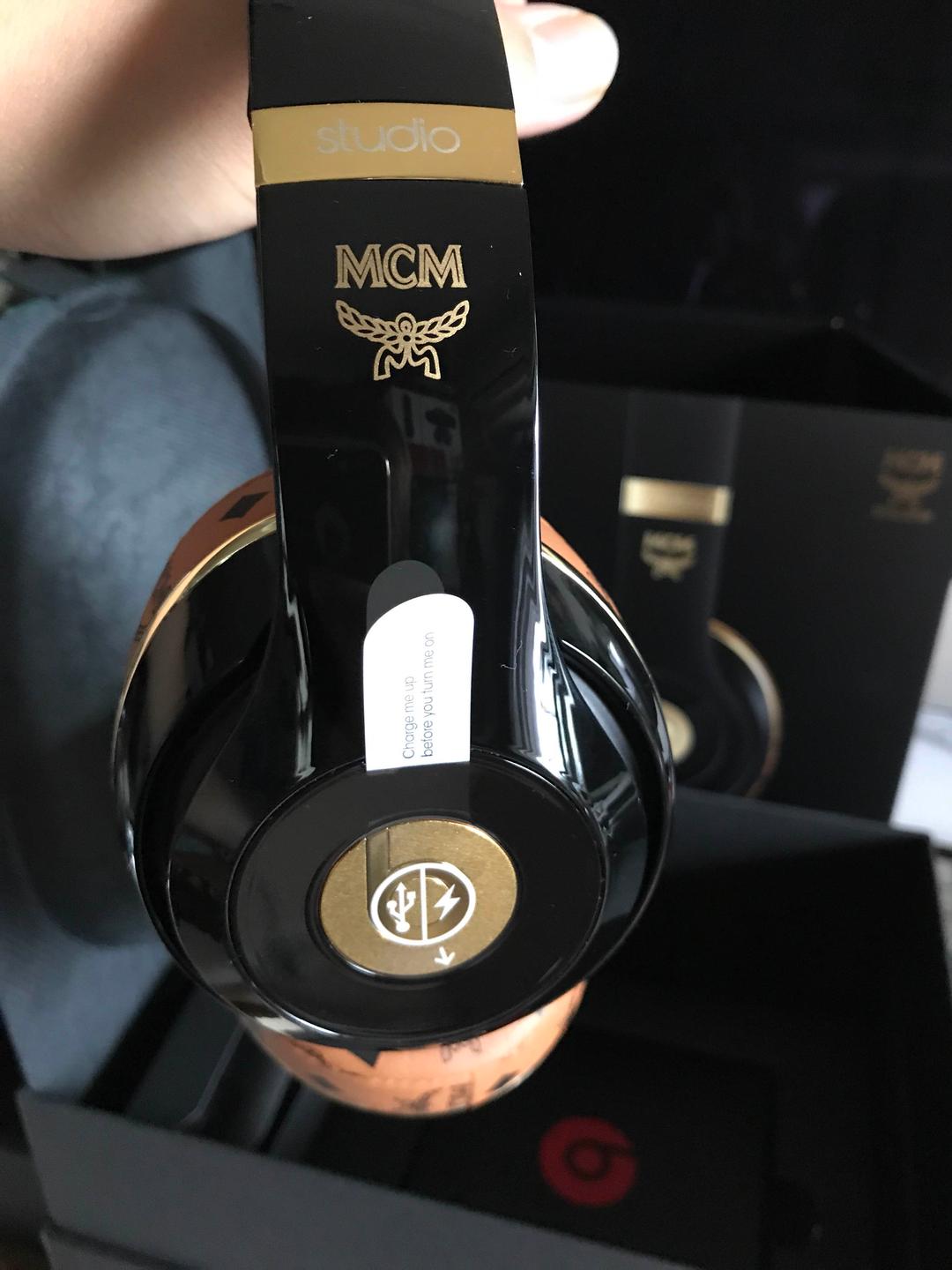 Beats & MCM ワイヤレスヘッドホン