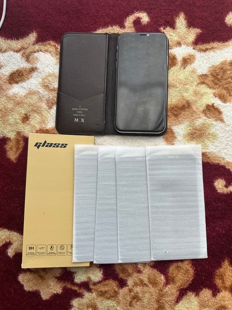 Apple iPhone X ホワイト ケース付き