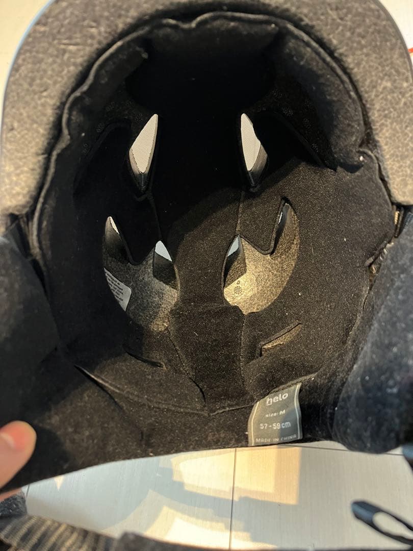 ムカ　Burton anon. マットブラック ヘルメット M