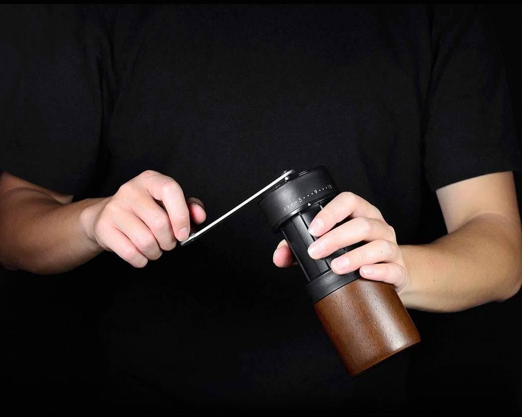 手挽きコーヒーミル グラインダー ハンディサイズ