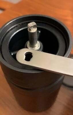手挽きコーヒーミル グラインダー ハンディサイズ