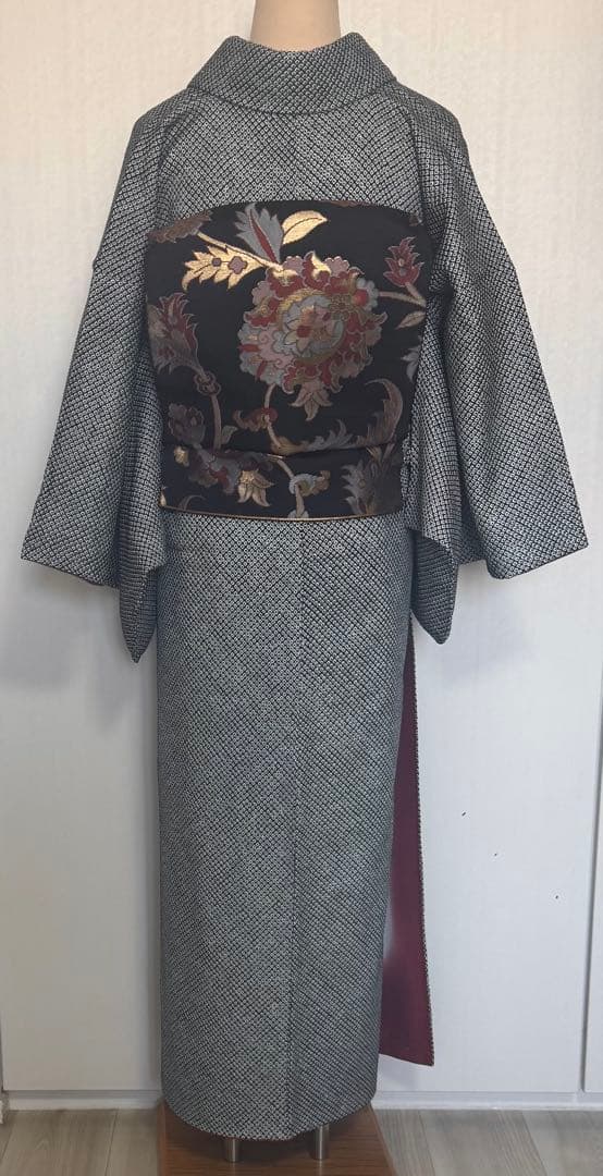 SALE　１月末迄　２０％オフ　豪華　本総絞り　斜め縞模様小紋着物