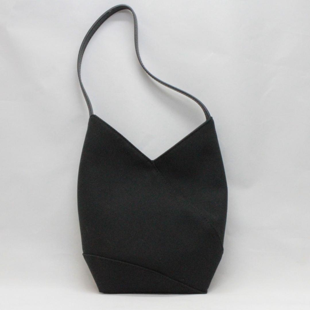 エムエムシックス メゾンマルジェラサテン地ショルダーバッグ【超美品】