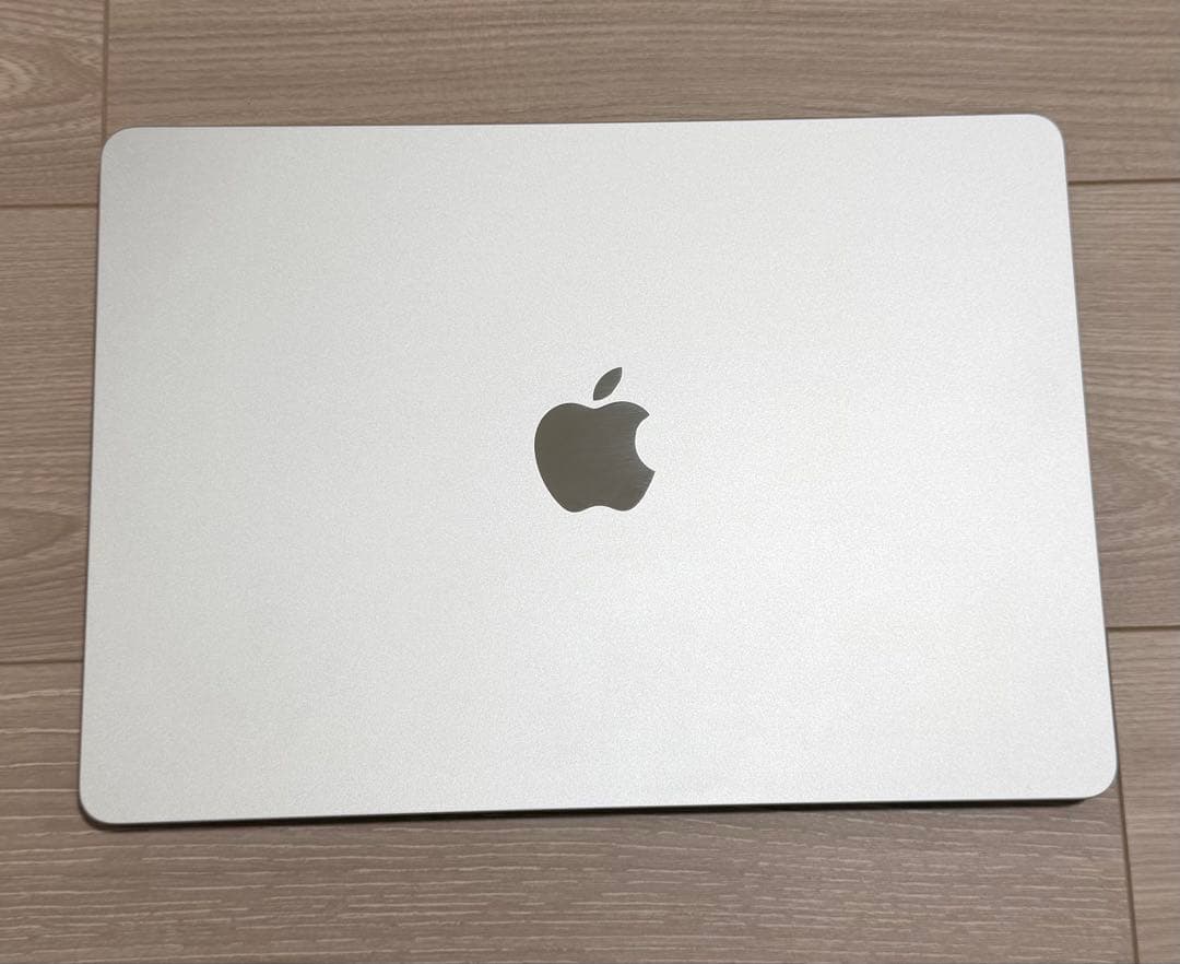 M2 MacBook Air（2022年モデル）シルバー