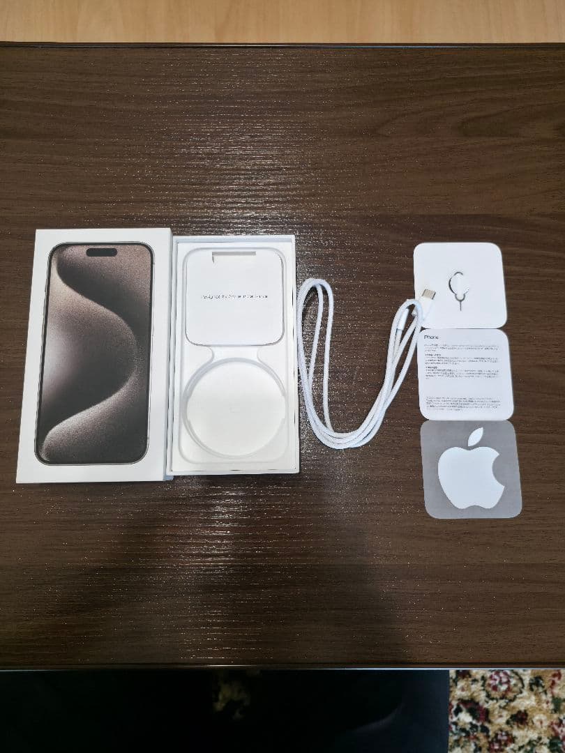 【美品】Apple iPhone 15 Pro 256GB ナチュラルチタニウム