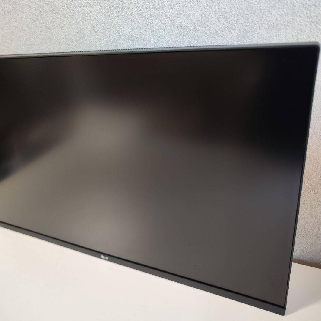 LG 31.5インチ 4K エルゴノミクススタンド ディスプレイ 32UN880
