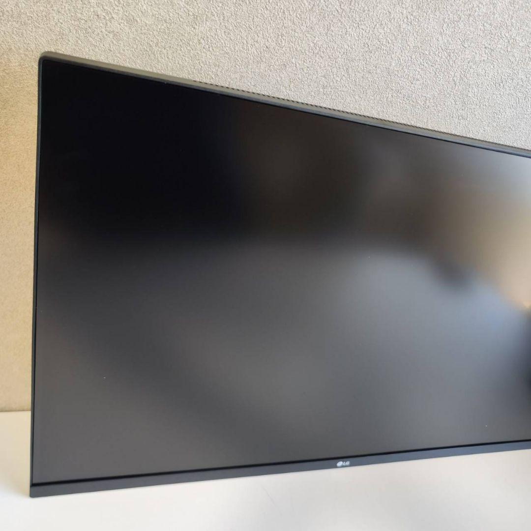 LG 31.5インチ 4K エルゴノミクススタンド ディスプレイ 32UN880