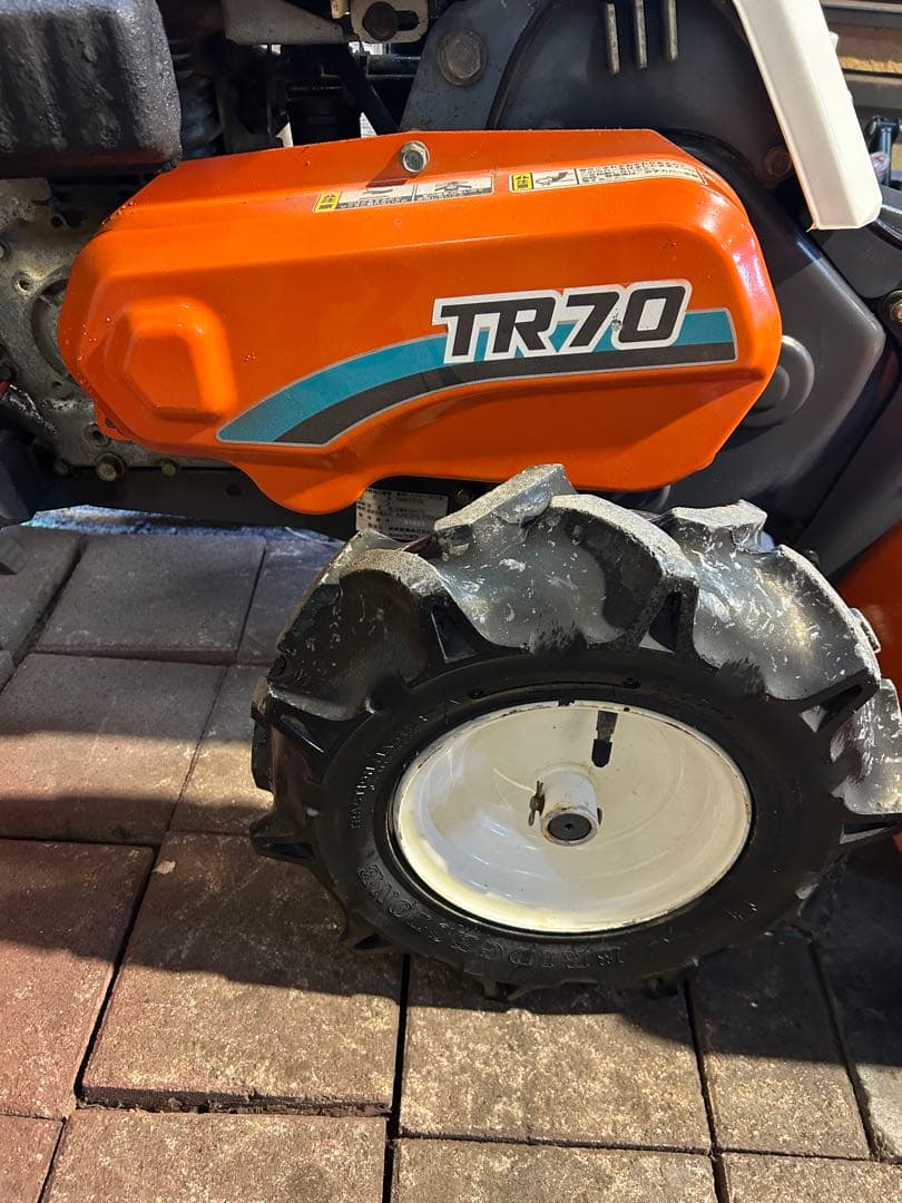 引き取り希望です。中古実働整備済【耕運機　クボタTR70】逆転耕運付/6.2馬力