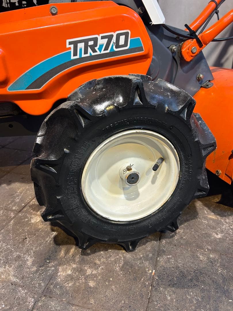 引き取り希望です。中古実働整備済【耕運機　クボタTR70】逆転耕運付/6.2馬力