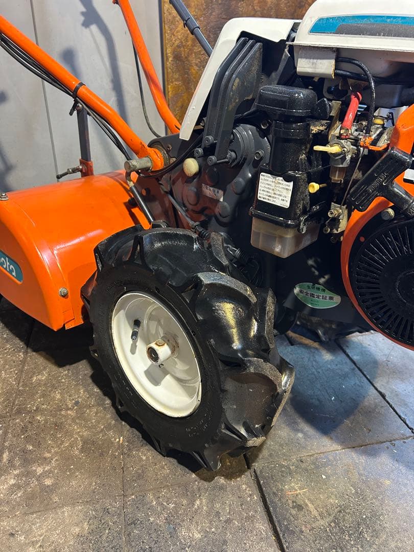 引き取り希望です。中古実働整備済【耕運機　クボタTR70】逆転耕運付/6.2馬力