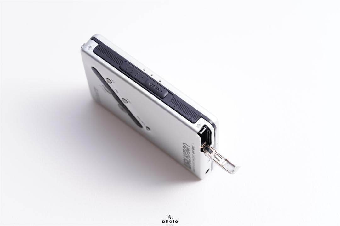 SONY WALKMAN 名機 カセットウォークマン WM-EX677 シルバー