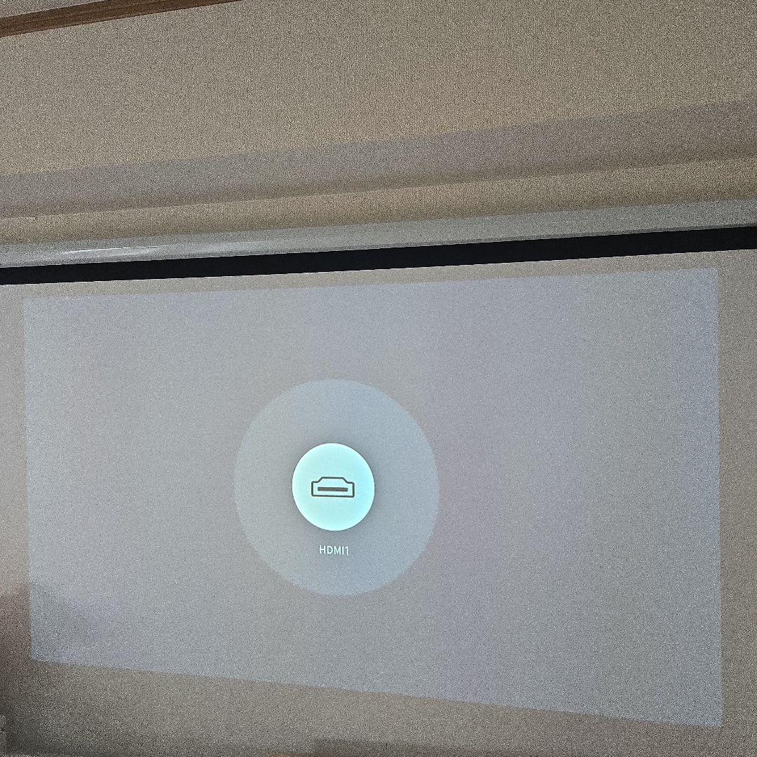 XGIMI Horizon Pro 4Kプロジェクター　脚付き