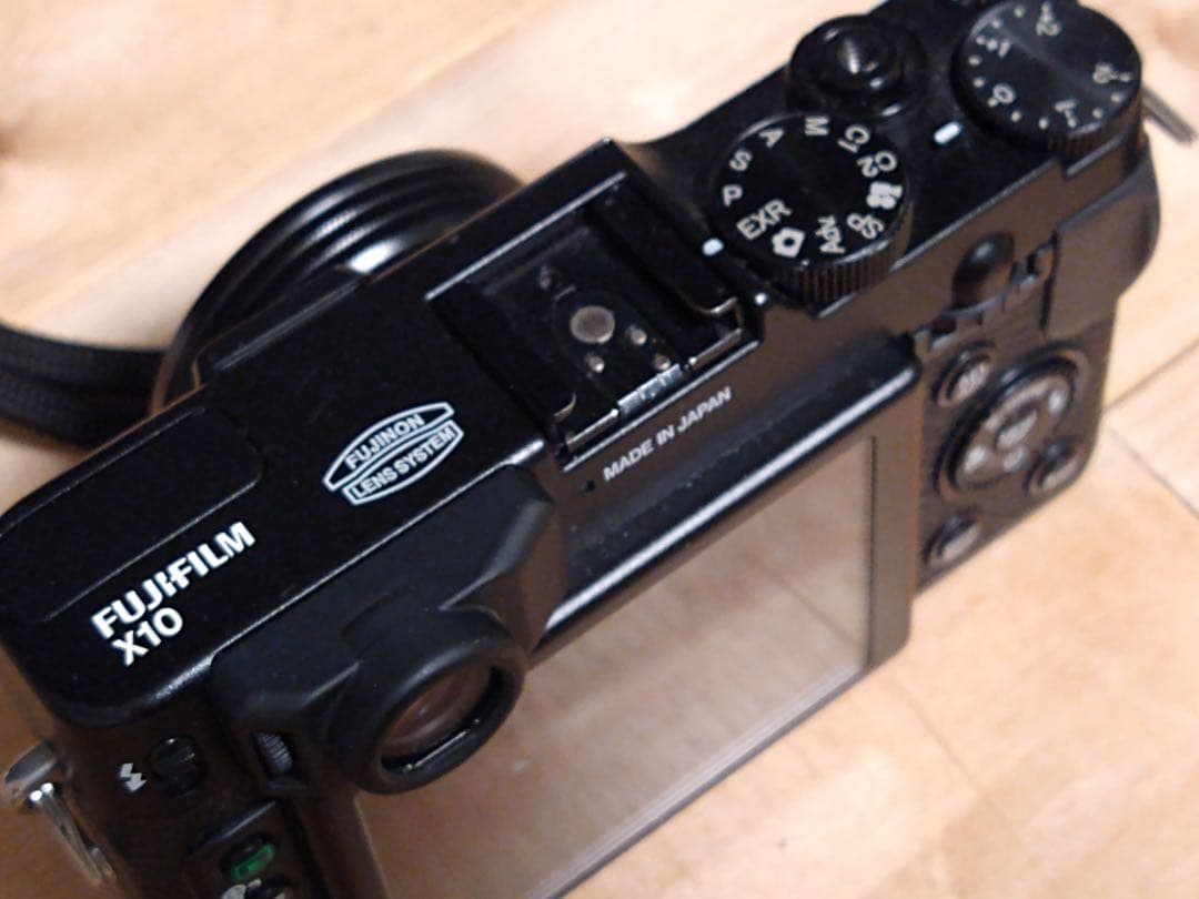 FUJIFILM X10 バッテリー3個付き　美品