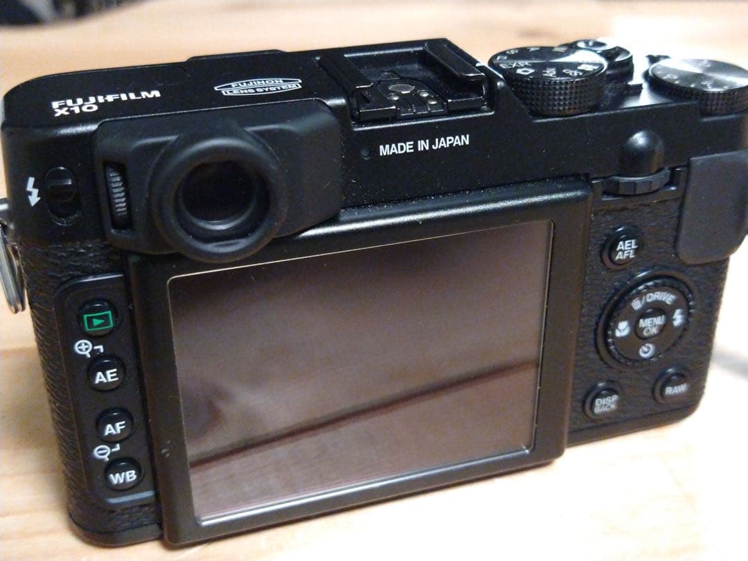 FUJIFILM X10 バッテリー3個付き　美品