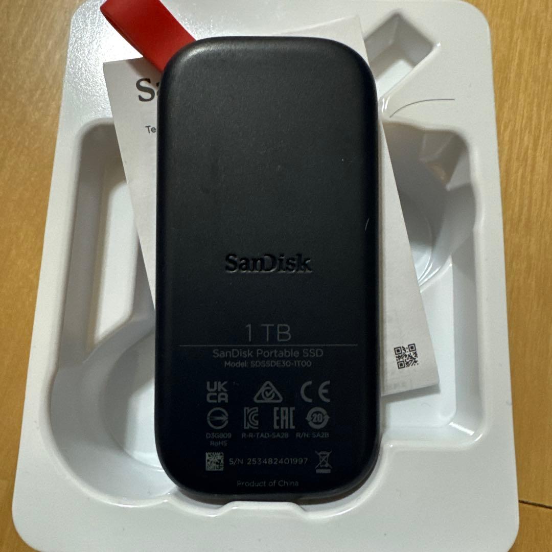 外付けハードディスク・ドライブ SanDisk Portable SSD 1TB