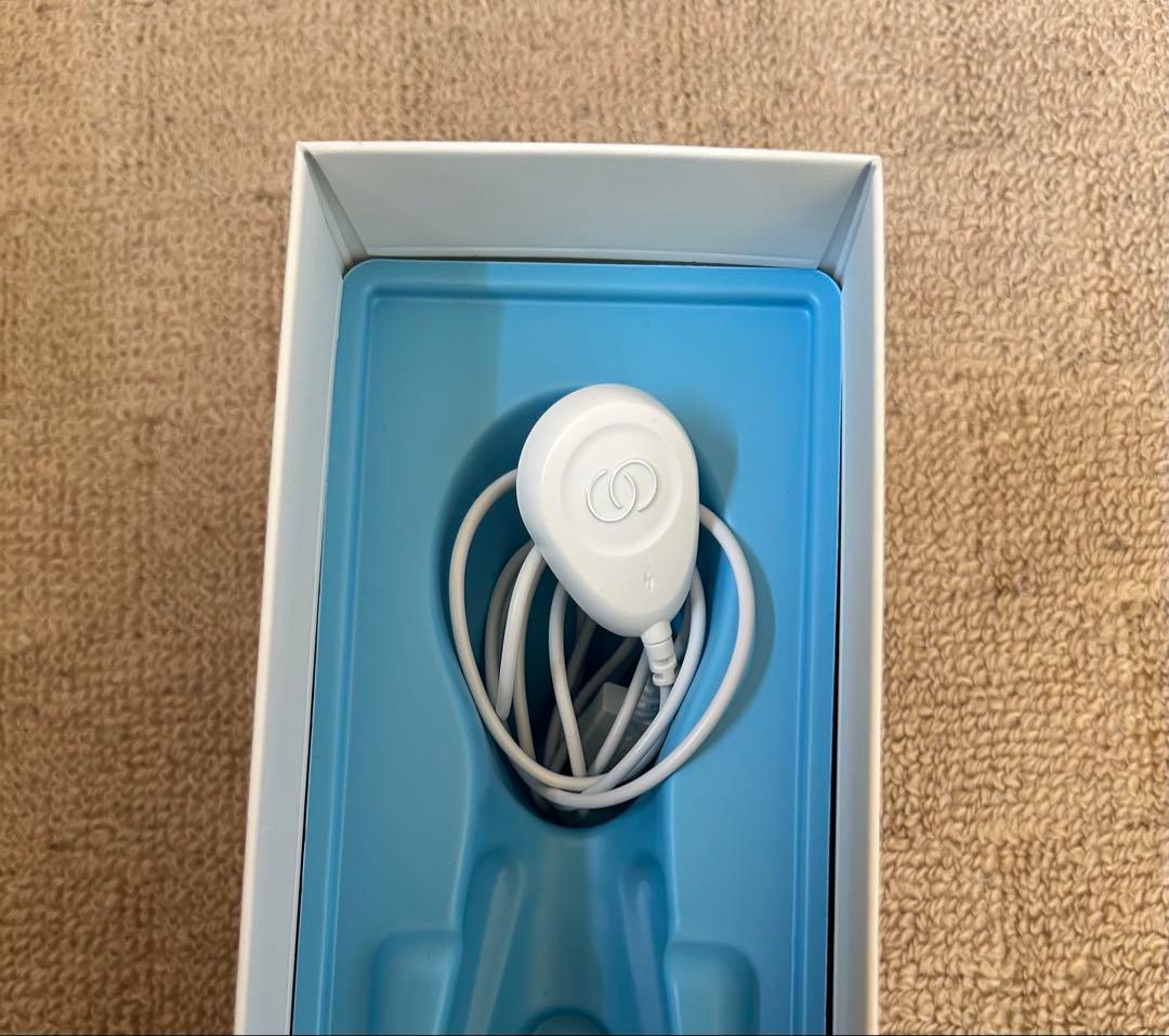 充電式　ケーブル有　LumiSpa 美顔器 ホワイト・ブルー