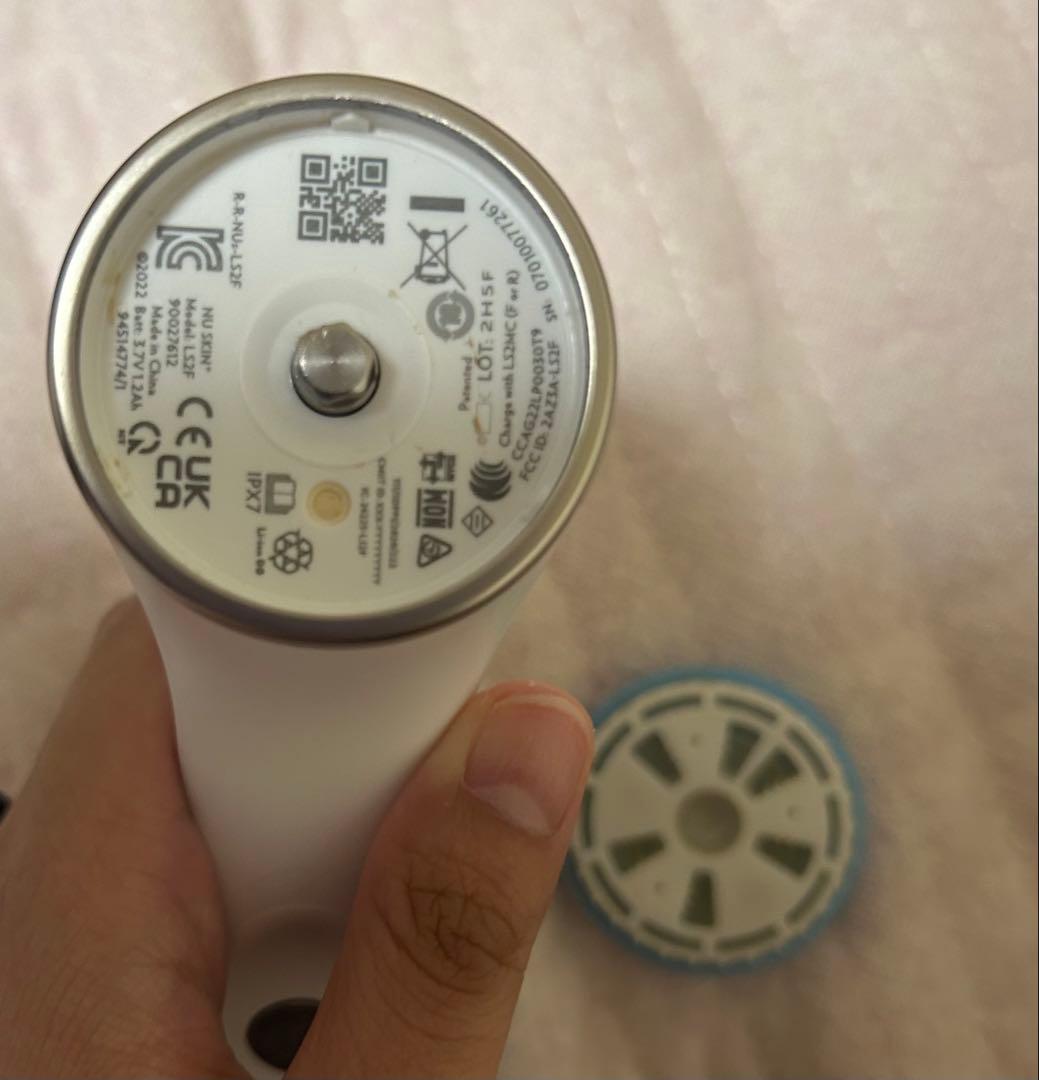 充電式　ケーブル有　LumiSpa 美顔器 ホワイト・ブルー