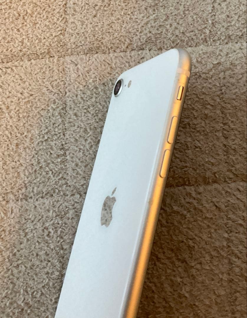 まだ現役　iPhone SE 第2世代　64GB