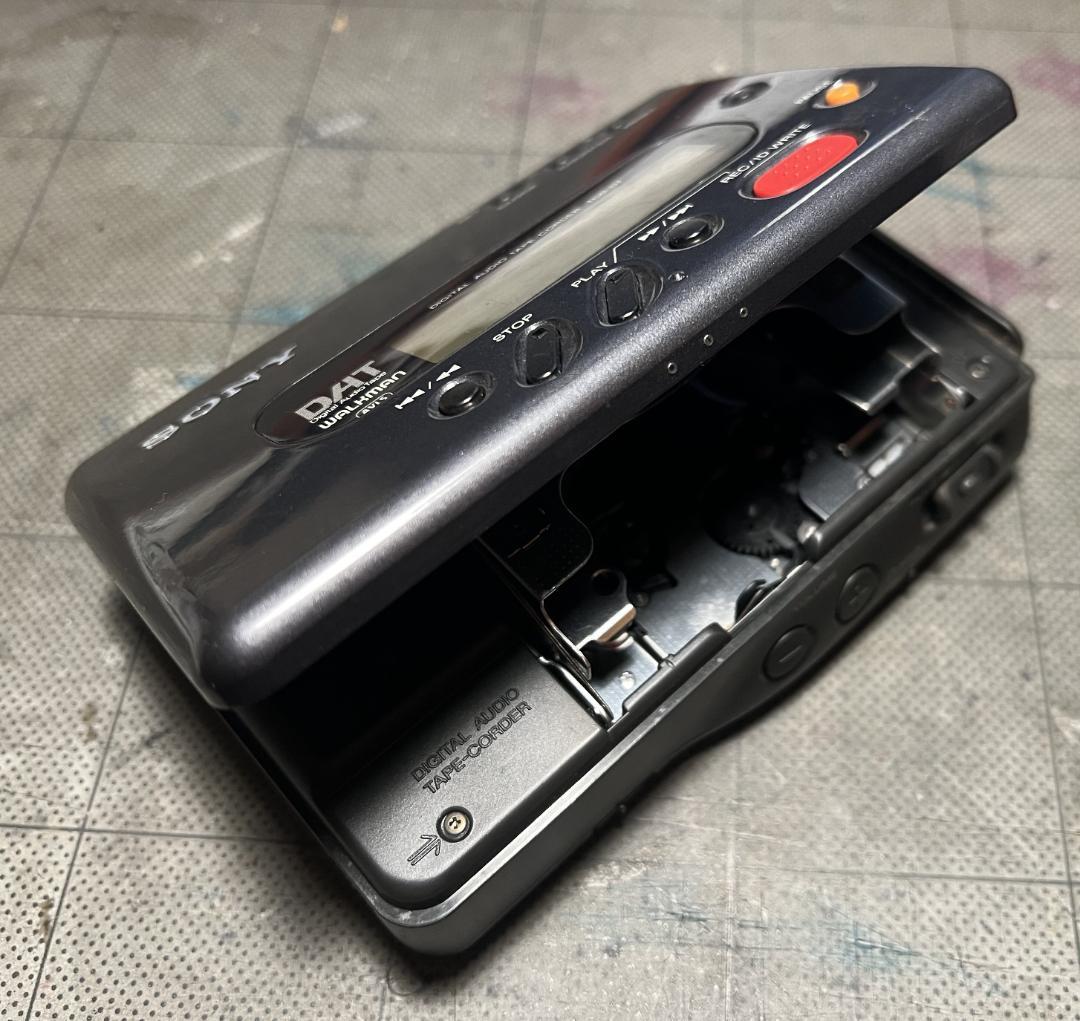 sony datウォークマン TCD-D7【ジャンク】