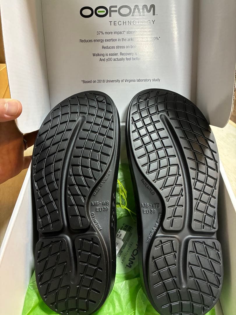 【期間限定値下げ】Oofos Oocloog ブラック サンダル M6/W8