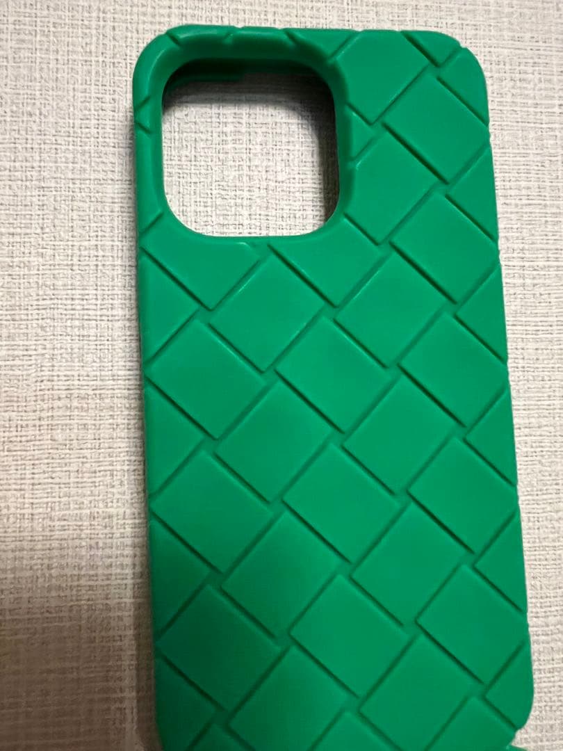BOTTEGA VENETA iPhone13Proケース ストラップ付