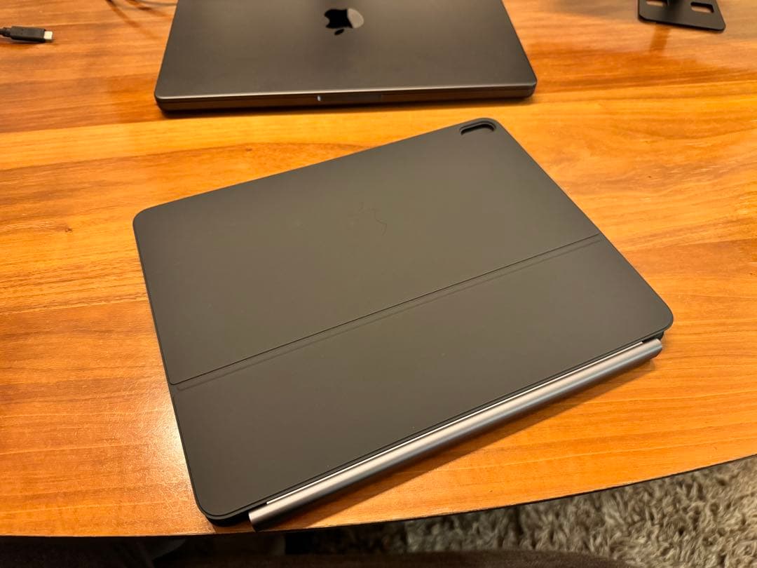 13インチ M3 iPadAirマジックキーボード Black