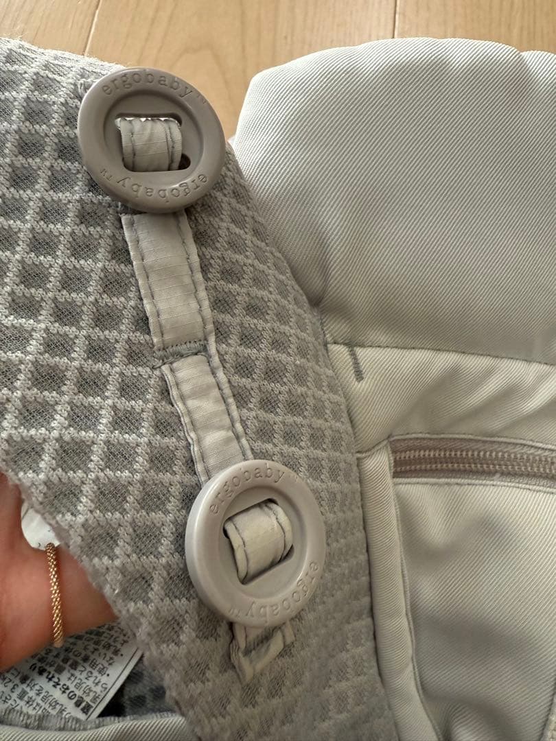 ふぅ様エルゴ　オムニブリーズ　抱っこ紐　パールグレー