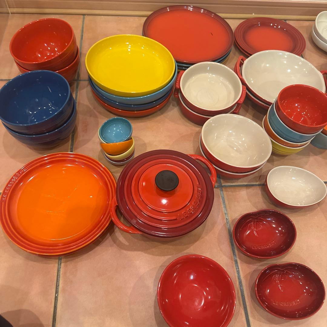 お鍋＋44皿＋お花の2段お菓子入れ　Le Creuset お鍋　食器セット