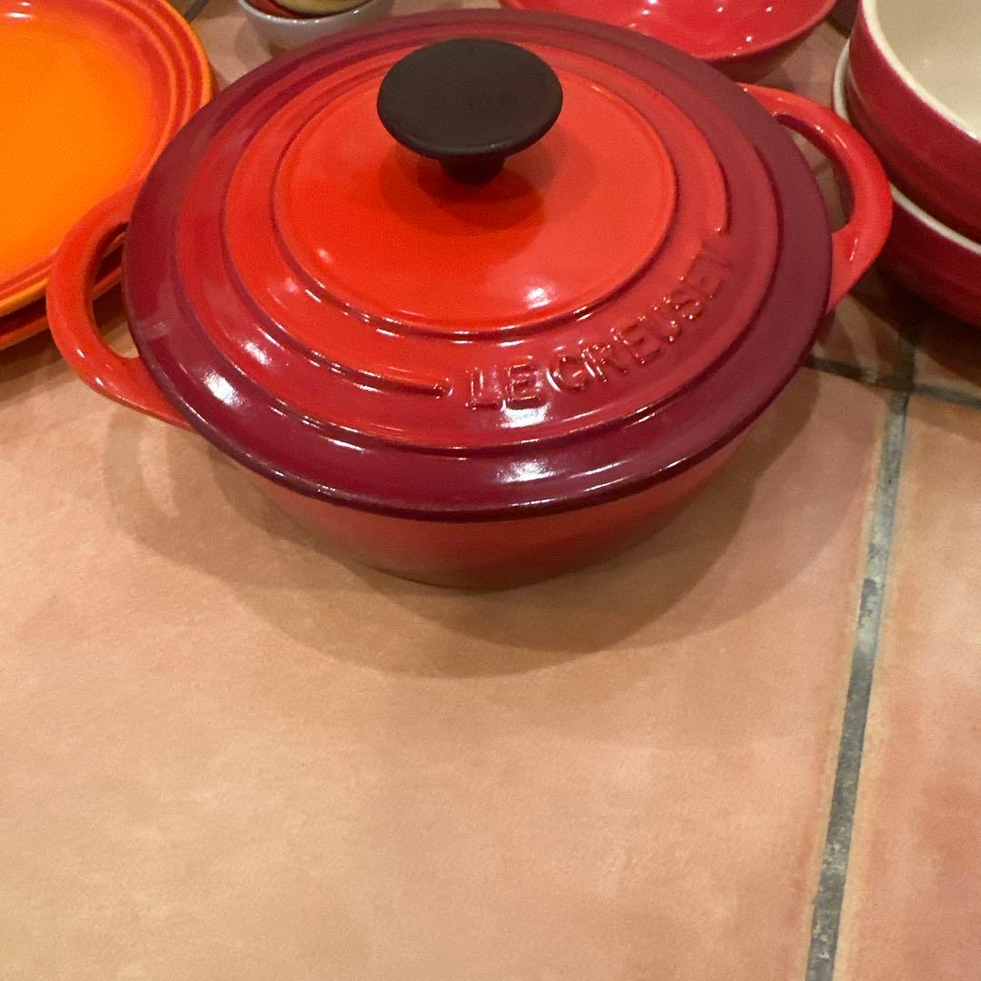お鍋＋44皿＋お花の2段お菓子入れ　Le Creuset お鍋　食器セット