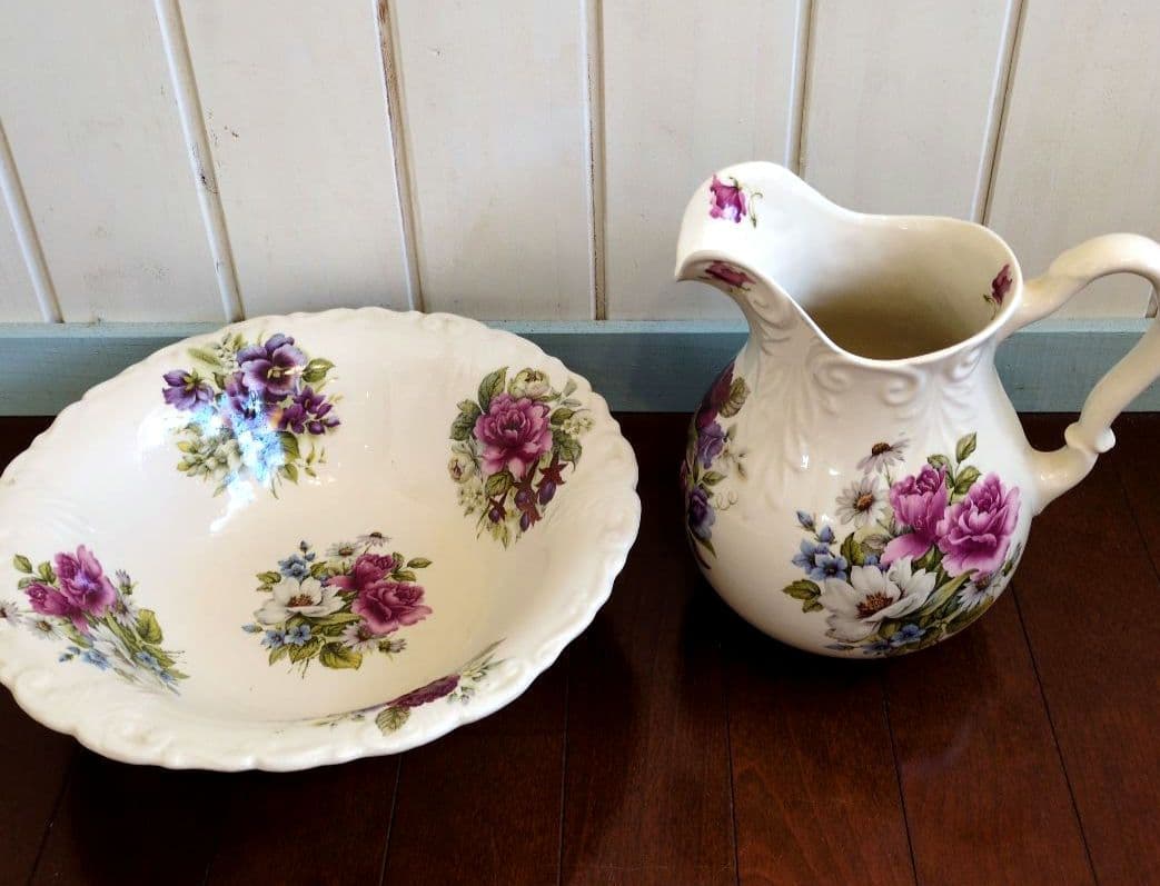 ★英国製　素敵！陶器の洗面セット