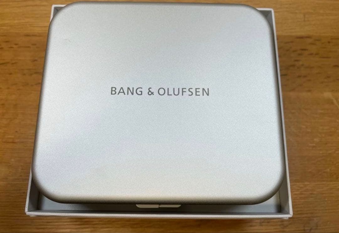 Beoplay H95 100周年記念モデル　ヘッドホン　シルバーカラー