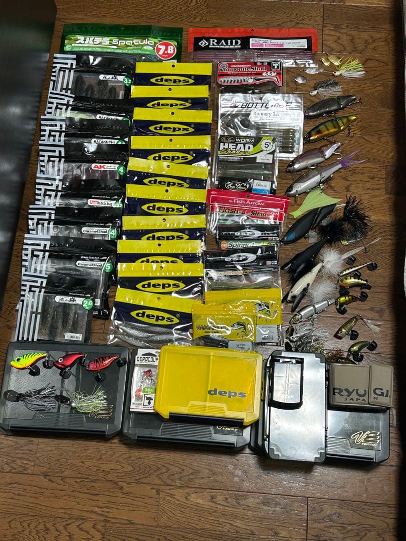 バス釣り引退セット約6万円相当　ワーム30点　ルアー28点　フック、シンカーなど