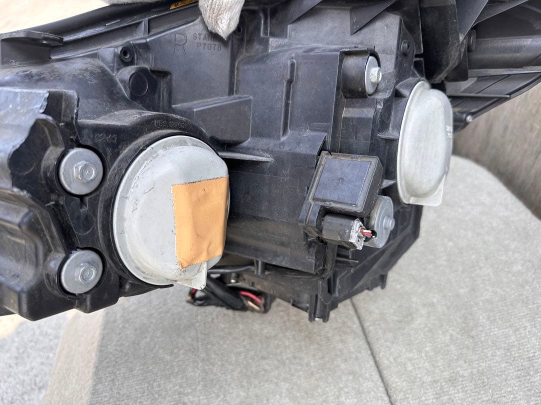 トヨタ　クラウン　GRS200 ヘッドライト 左右　セット　一台分