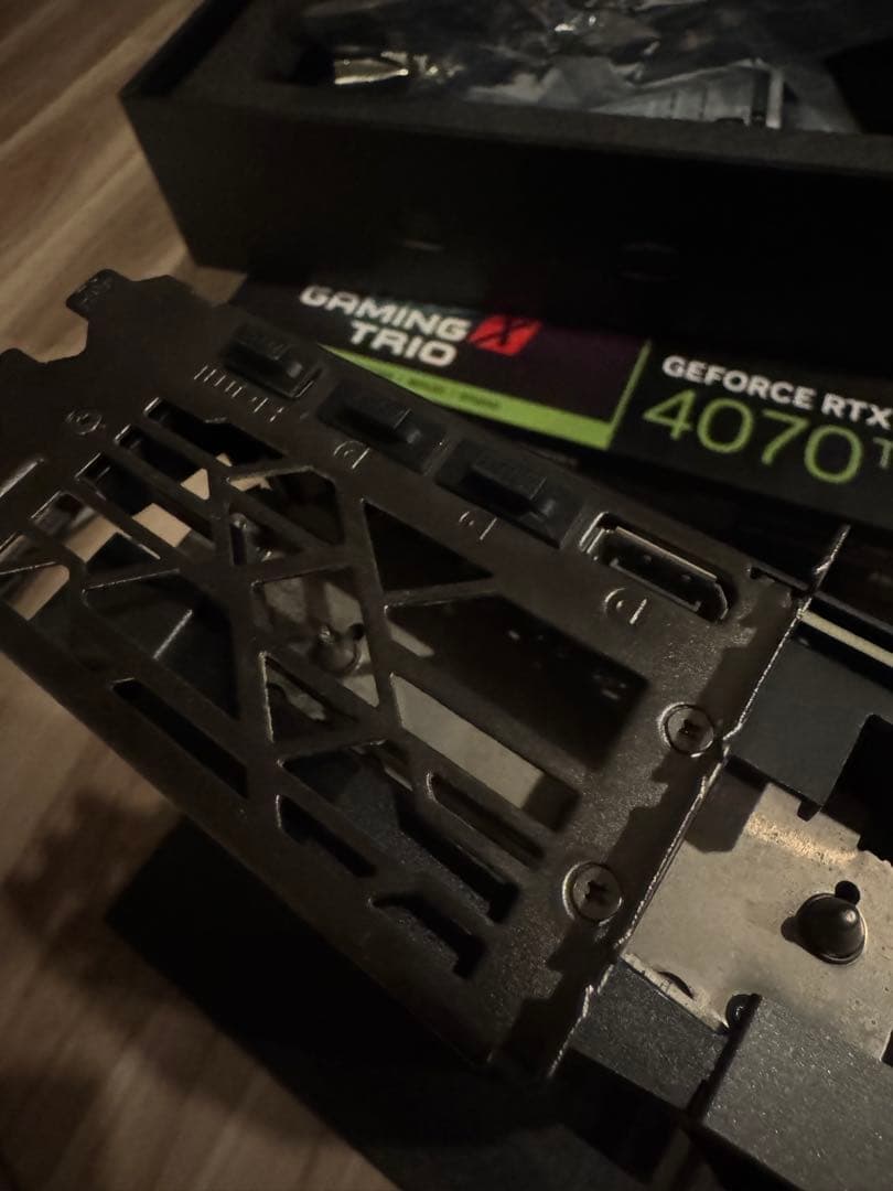 グラフィックボード・グラボ・ビデオカード MSI GeForce RTX 4070 Ti Gaming X TRIO