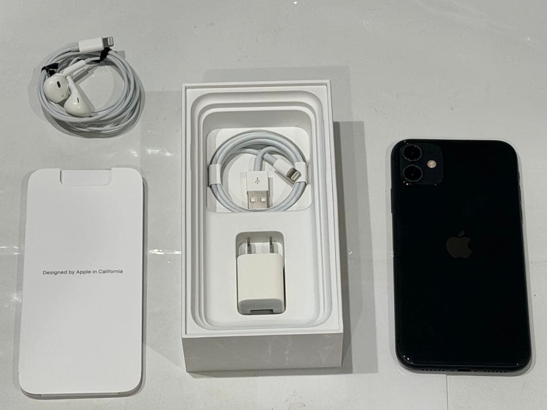 iPhone11 64GB ブラック　本体　SIMフリー