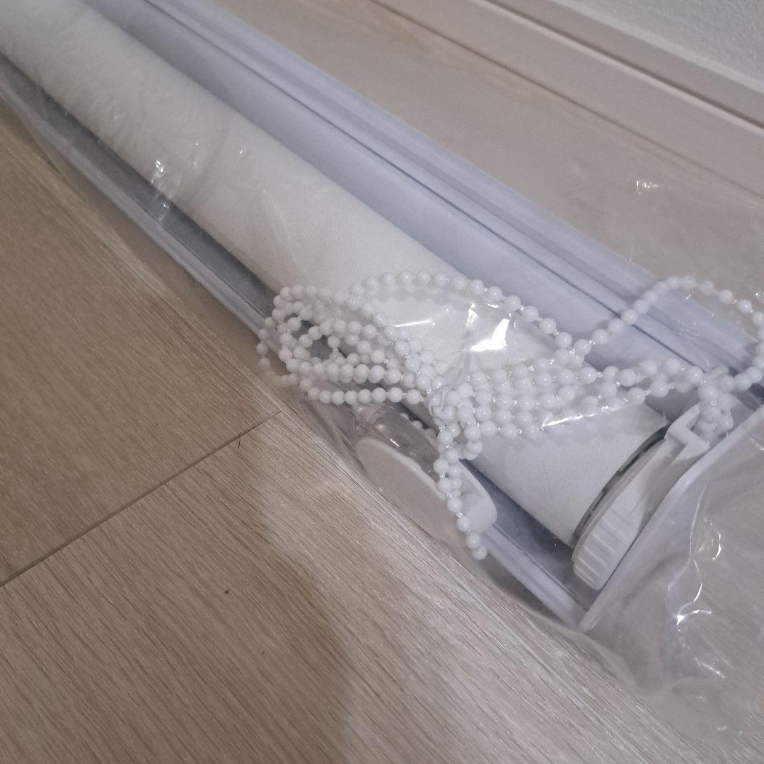 新品ロールスクリーン　ホワイト　調光