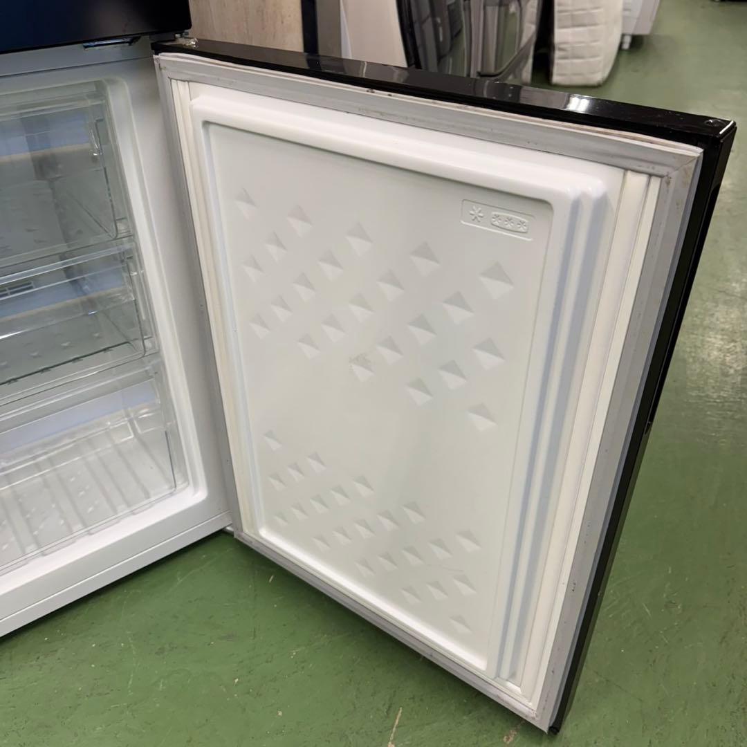 164 冷蔵庫　大型　200L強　右開き　極美品　一人暮らしも可　洗濯機も有