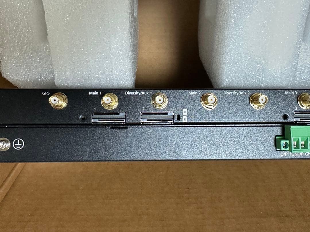 ルーター・ネットワーク機器 PEPwave MAX cellular router