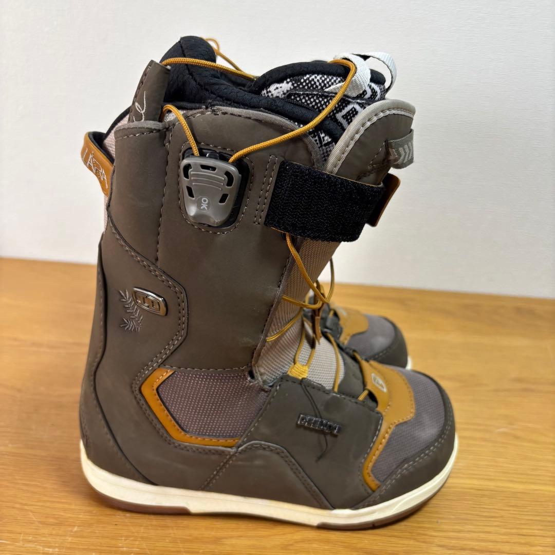 美品　DEELUXE ID スノーボードレディースブーツ 23.5cm
