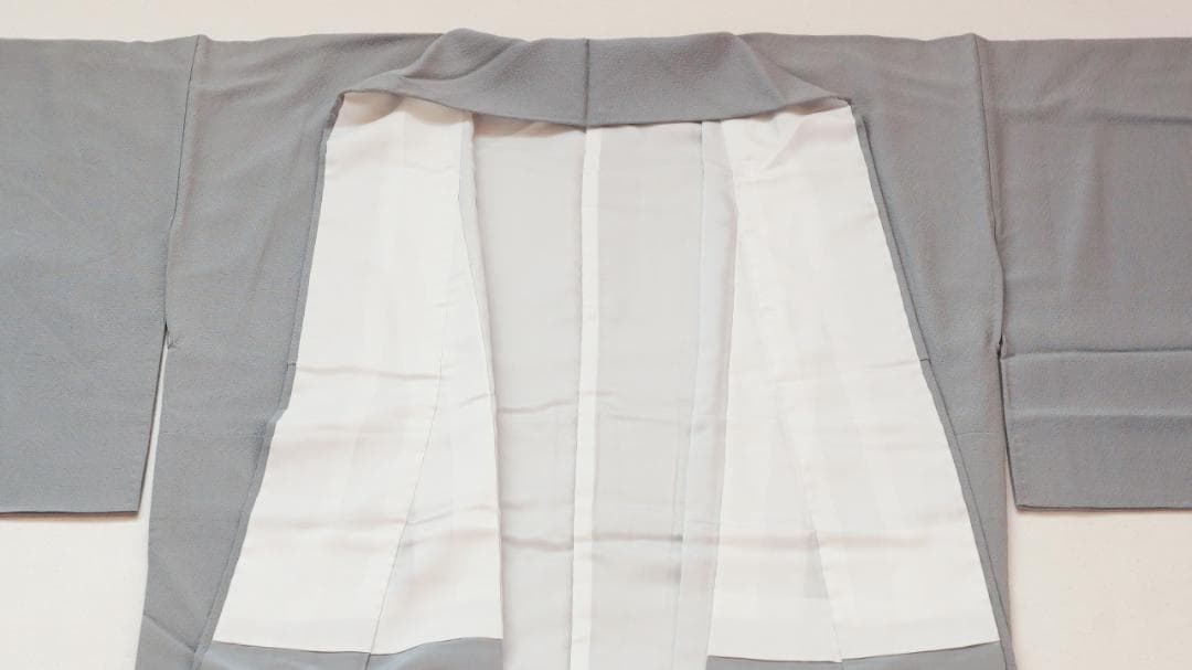 未使用　上品なくすみカラーの色無地