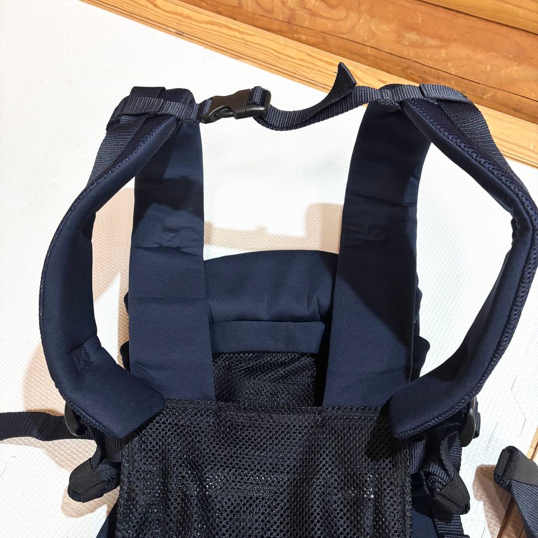 【極美品】Aprica アップリカ 抱っこ紐 Laclis ラクリス ネイビー