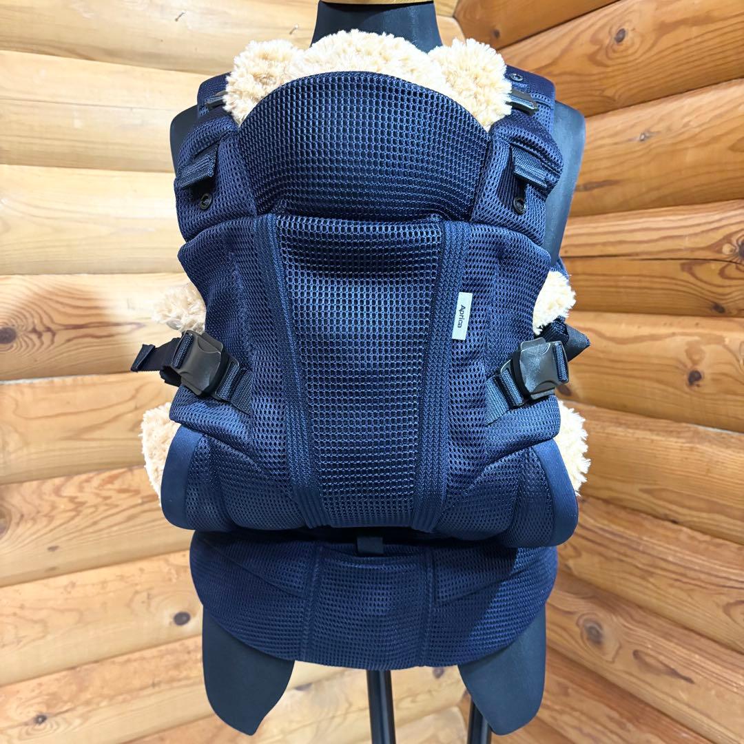 【極美品】Aprica アップリカ 抱っこ紐 Laclis ラクリス ネイビー
