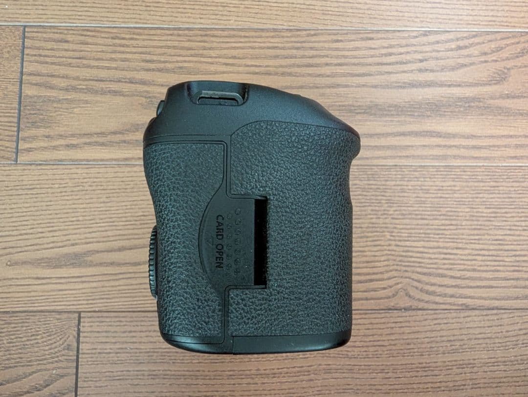 Canon EOS 7D Mark II デジタル一眼レフ　条件値引きあり