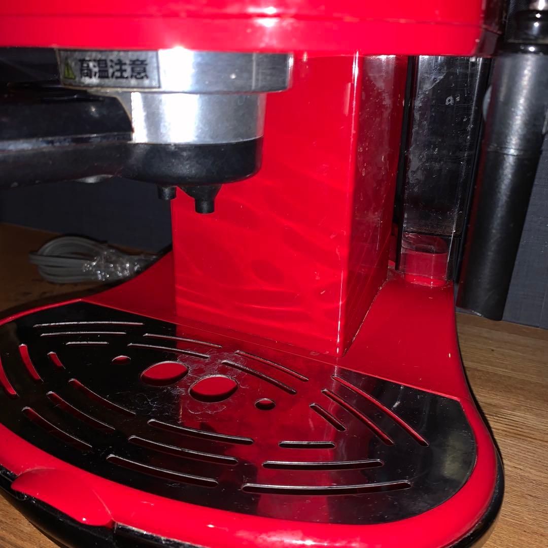 デロンギ　エスプレッソ・カプチーノメーカー　レッド